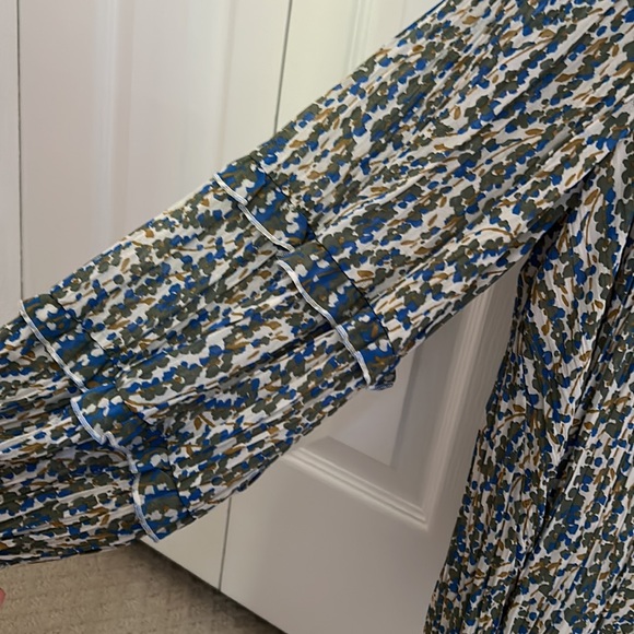 Maeve - Picture 5 of 9